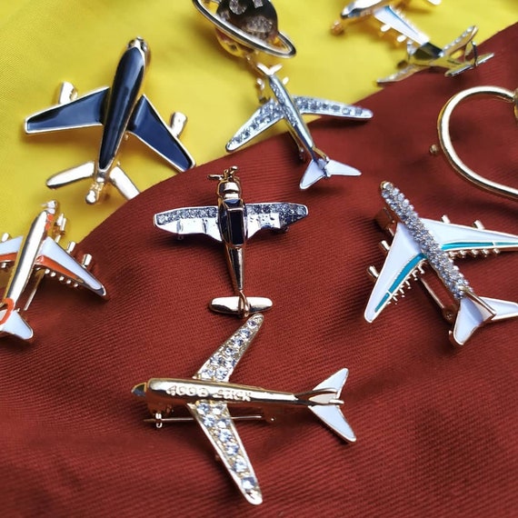 Broches Avion En Alliage SUPERFINDINGS – Lot De 20, Métal Platine/or, 20mm | Cadeau Personnel Aviation, Stewards