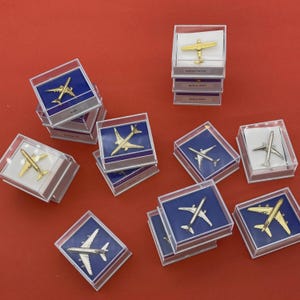 Boeing Pin, Airbus Pin, Pin With Plane, Pin In Box, Metal Badge, B777, B747, A380, A320, A321, Boeing Company, A350, Aviation