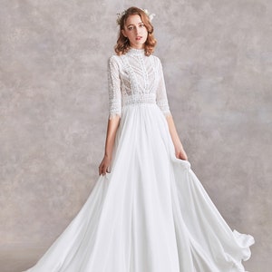 Simple Cream/Ivory A-Line Chiffon & Lace Temple Modest Wedding Dress with High Neck. Size UK 18 US 14. Fast Delivery