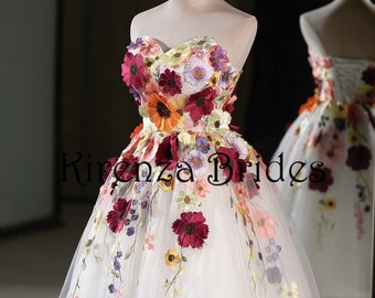 Short Knee Length White Chiffon Wedding Dress with 3D Hand Embroidered Flowers