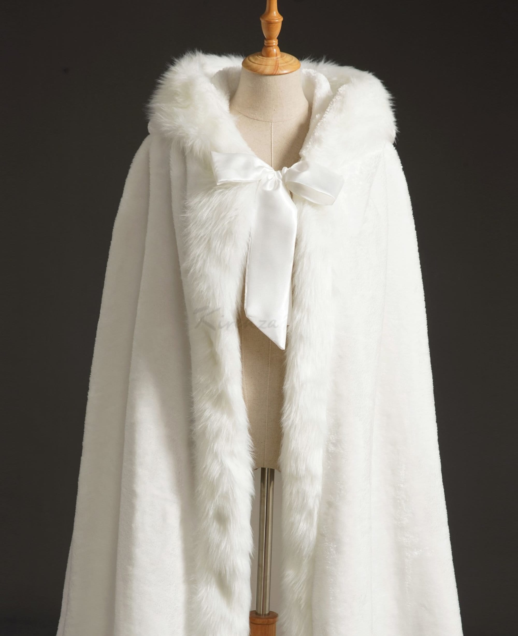 White Cloak with Large Hood, White Faux Fur Trim, and Metal Clasp – Everfan