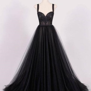 Black Sexy Alternative Wedding Dress with Boned Corset Bodice & Chiffon Multi-Layer Skirt