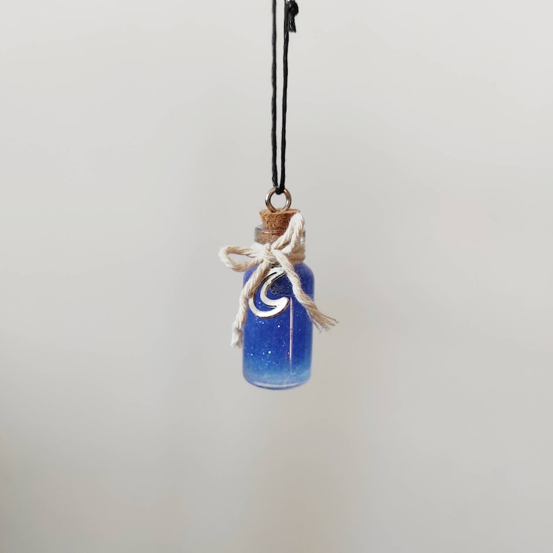 Bottle pendant necklace Point to the moon