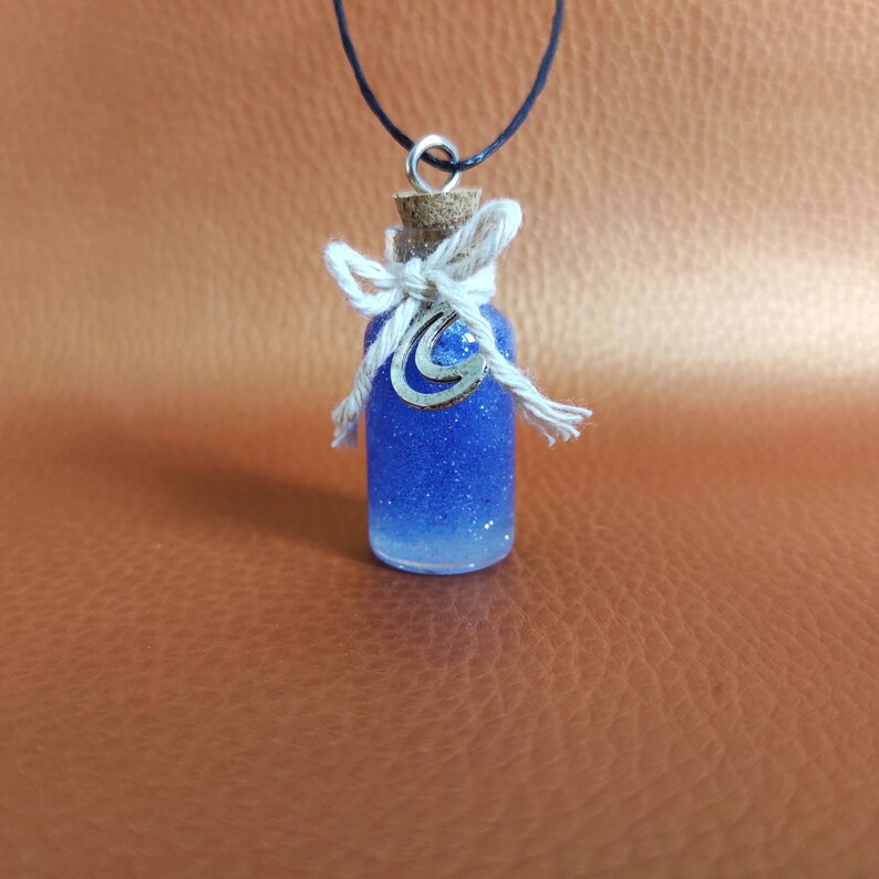 Bottle pendant necklace Point to the moon