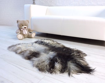 Genuine Icelandic Sheepskin Rug: Silver Grey & Black Fur Throw (47x25) 484