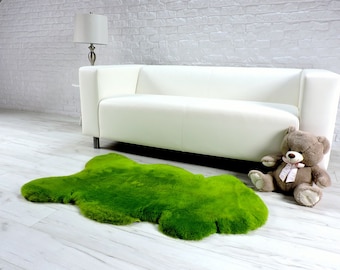 Smaragd Green Sheepskin Rug: Genuine Fur Throw, Boho Decor (53"x 27")
