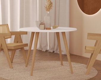 White round kitchen table ø90 in Scandinavian style for the dining room, wooden legs made of solid oak