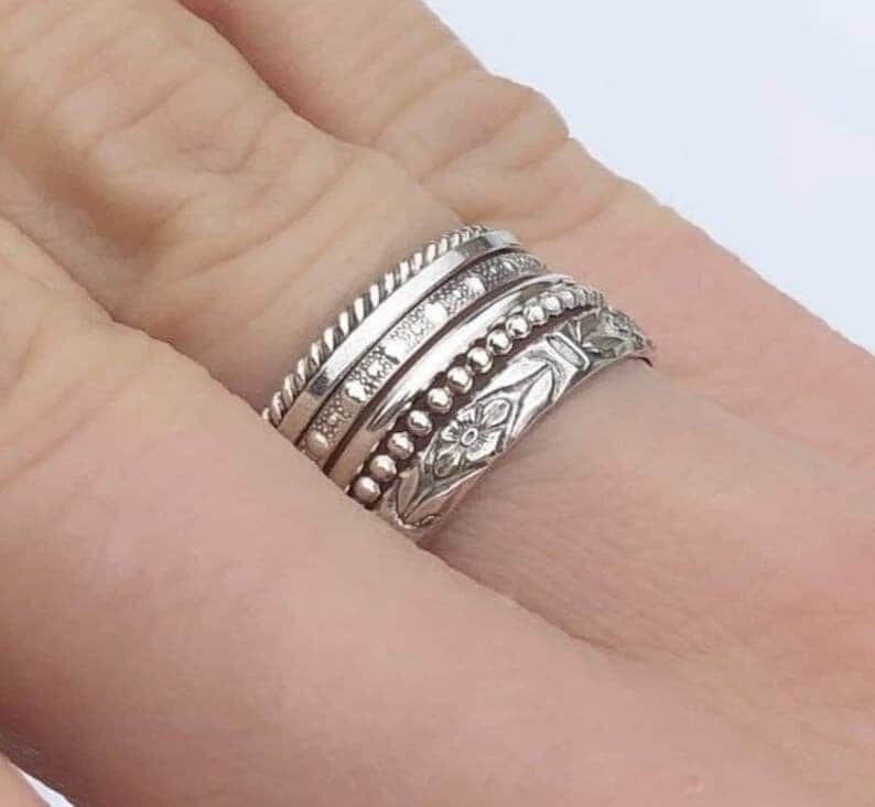 Lot de 6 bagues superposables en argent sterling, bagues fines et épaisses, motifs variés, bagues torsadées, perles délicates, bague à pois, bague en argent pour le pouce image 1