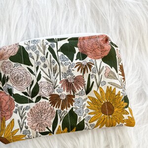 Quilted Zipper Pouch / Coin Purse / Wallet / Credit Card Holder / Essential Oils Pouch / Coin Pouch / Clutch / Purse Organizer /Travel Pouch