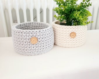 Basket crocheted round hygiene basket, cosmetic basket, room decoration basket, bathroom equipment, gift basket, baby room storage round