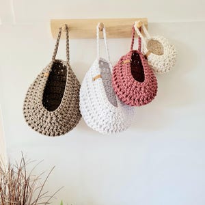 Crocheted hanging basket, hanging bag, storage basket, children's room organizer, toy storage, children's room decoration, utensil