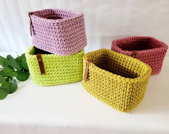 Crocheted square basket, bottom silo, children&#39;s room decoration, basket storage, gift idea, Christmas gift, bathroom storage