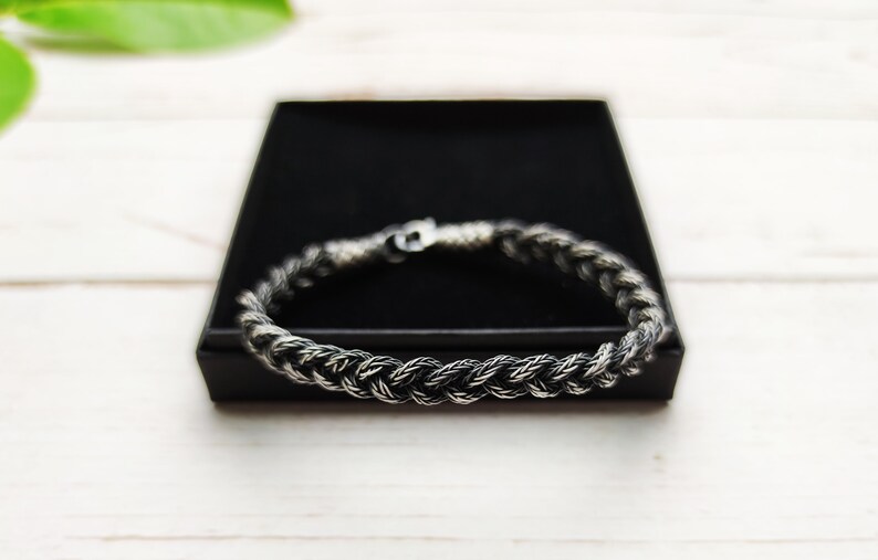 Gift your dad something special with this handmade, southwestern-style kazaziye bracelet. It's made from high-quality silver and is perfect for any man in your life!