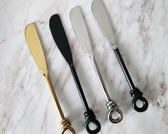 Personalized Twist Knot Handles Cheese Knives Set - Laser Engraved Handmade Spreader Knives - Black, Silver, Gold Finish - Gift Boxed