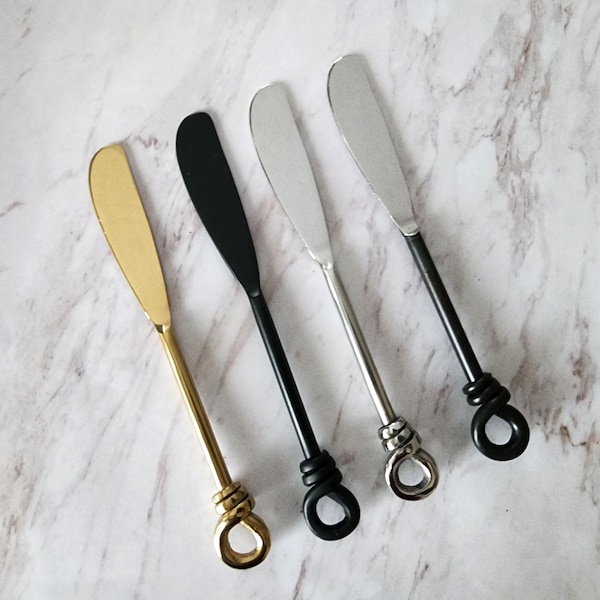 Personalized Twist Knot Handles Cheese Knives Set - Laser Engraved Handmade Spreader Knives - Black, Silver, Gold Finish - Gift Boxed