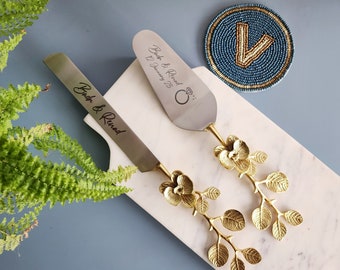 Lujoso juego de cuchillo y servidor de pastel de bodas de oro - Cortador de pastel de boda personalizado - Juego de cuchillos de pastel de boda gótico - Juego de servidor y cuchillo de pastel de oro