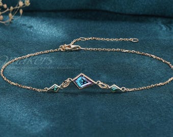 Kite Cut Color Change Alexandrite Anklet With Green Emerald Three Stone Gemstone Minimalist Adjustable Foot Chain Dainty Summer Jewelry Gift
