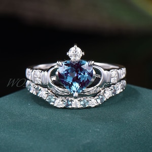 Claddagh Ring Heart Cut Alexandrite Engagement Ring Set Hands Holding Heart Ring Color Change Gemstone Wedding Ring June Birthstone Gifts