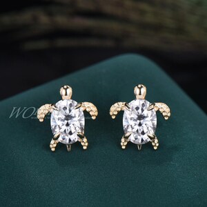 1.5ct Oval Cut Moissanite Sea Turtle Stud Earrings 14k Solid Gold Animal Studs Sparkling Diamond Jewelry April Birthstone Unique Gift Women