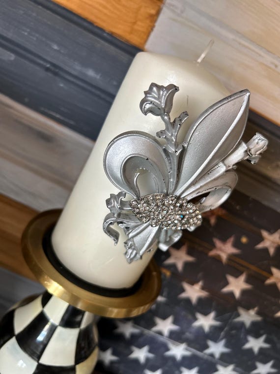 Fleur De lis  candlepin