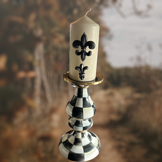 fluer de Lis Candle pin