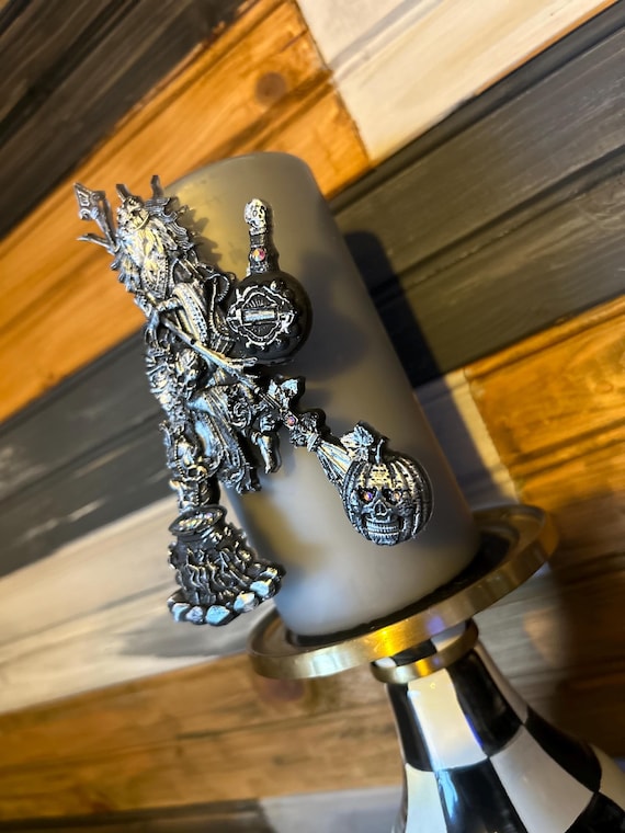 Witches candle pin