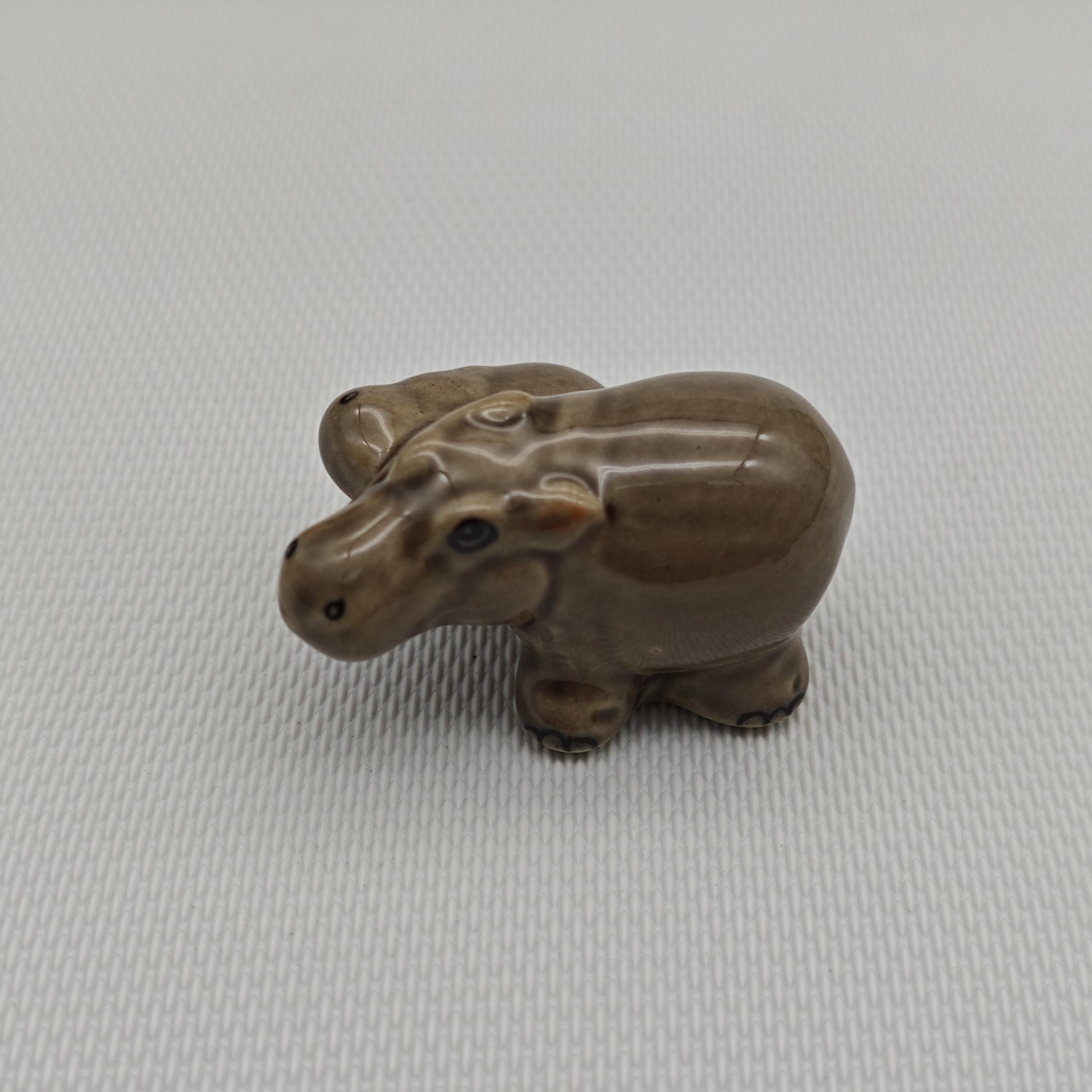 陶器のカバの置物：ミニチュア磁器動物像 - Etsy 日本