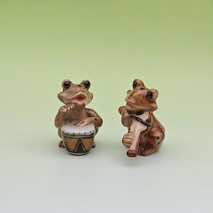 Figurine miniature de grenouille en céramique : ornement en porcelaine à collectionner