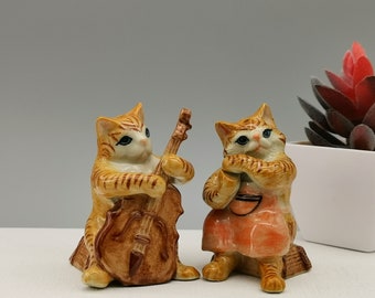 Handmade Ceramic Cat Salt and Pepper Shakers, the perfect gift for Cat lovers, Gifts for Mom