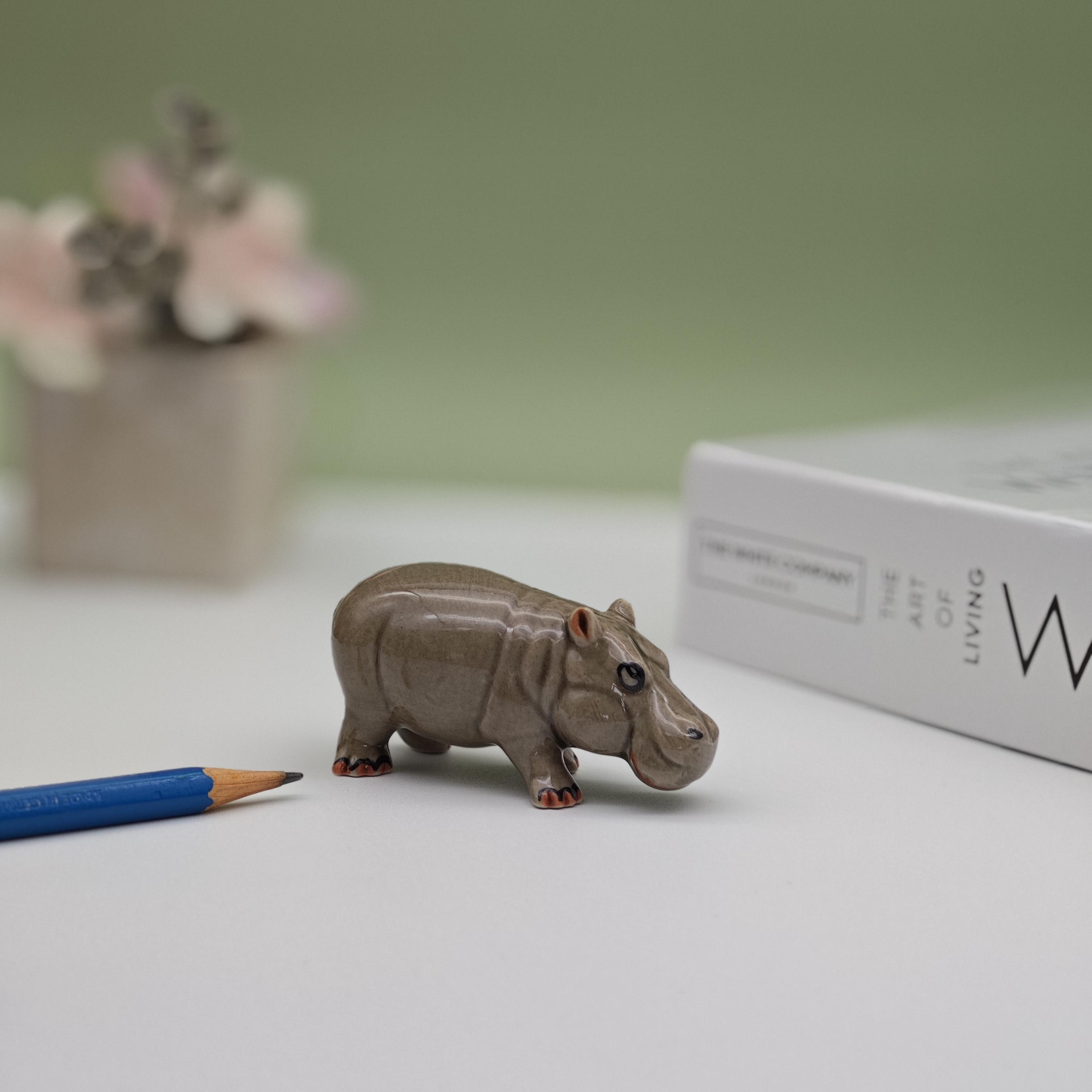 陶器製カバの置物：ミニチュア磁器製動物像 - Etsy 日本