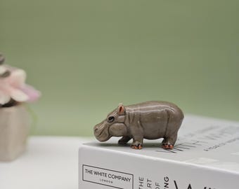 陶器のカバの置物：ミニチュア磁器動物像 - Etsy 日本