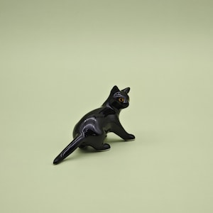 小さな黒猫 - 装飾用のミニチュア陶器製黒猫の置物 - ユニークな陶器製猫のギフト - お母さんへのギフト - クリスマスプレゼント、新年のギフト