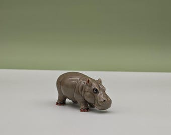 陶器のカバの置物：ミニチュア磁器動物像 - Etsy 日本