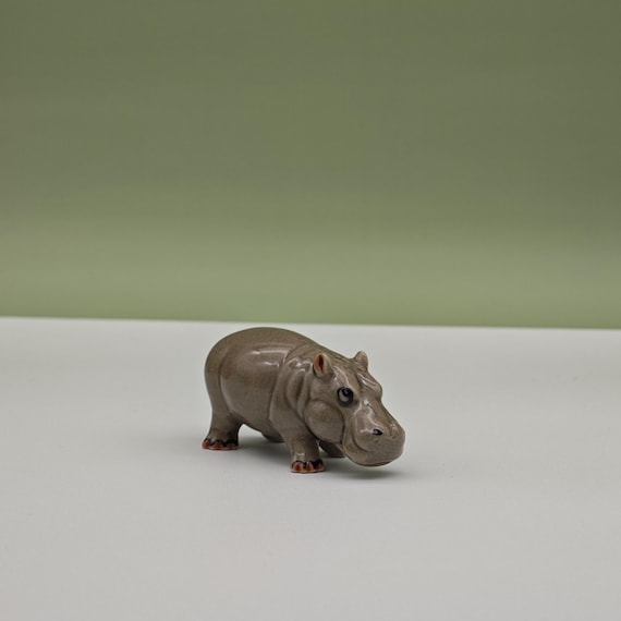 陶器製カバの置物：ミニチュア磁器製動物像 - Etsy 日本