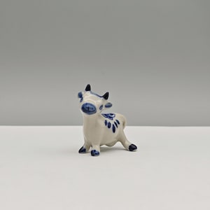 Hand-Painted Ceramic Cow Figurine: Miniature Home Decor
