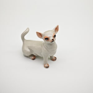 Chihuahua-Figurine-Miniatur-Keramik-Hundefiguren für Dekoration und Schenken-Bürodekorhund-Weiße Chihuahua