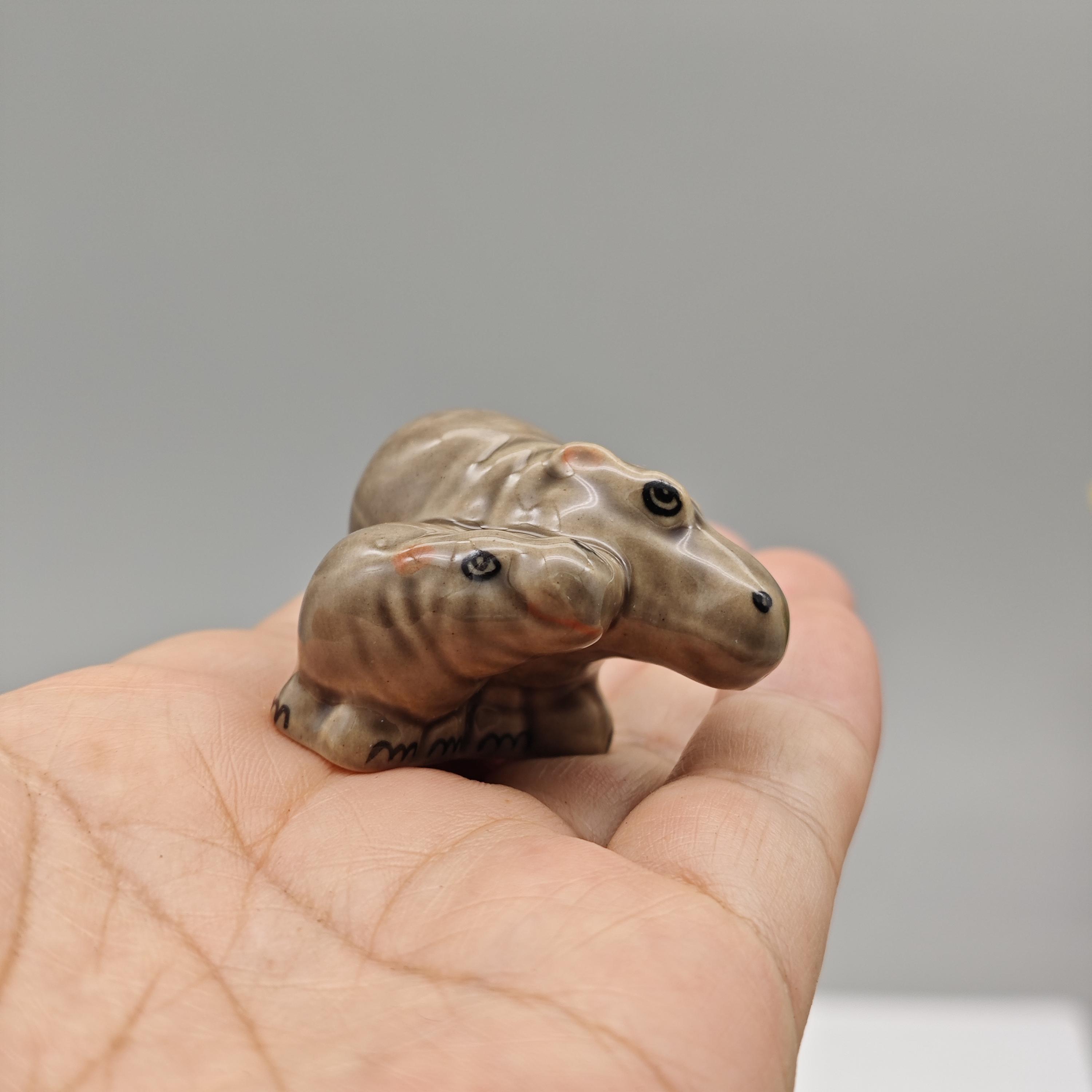 陶器のカバの置物：ミニチュア磁器動物像 - Etsy 日本