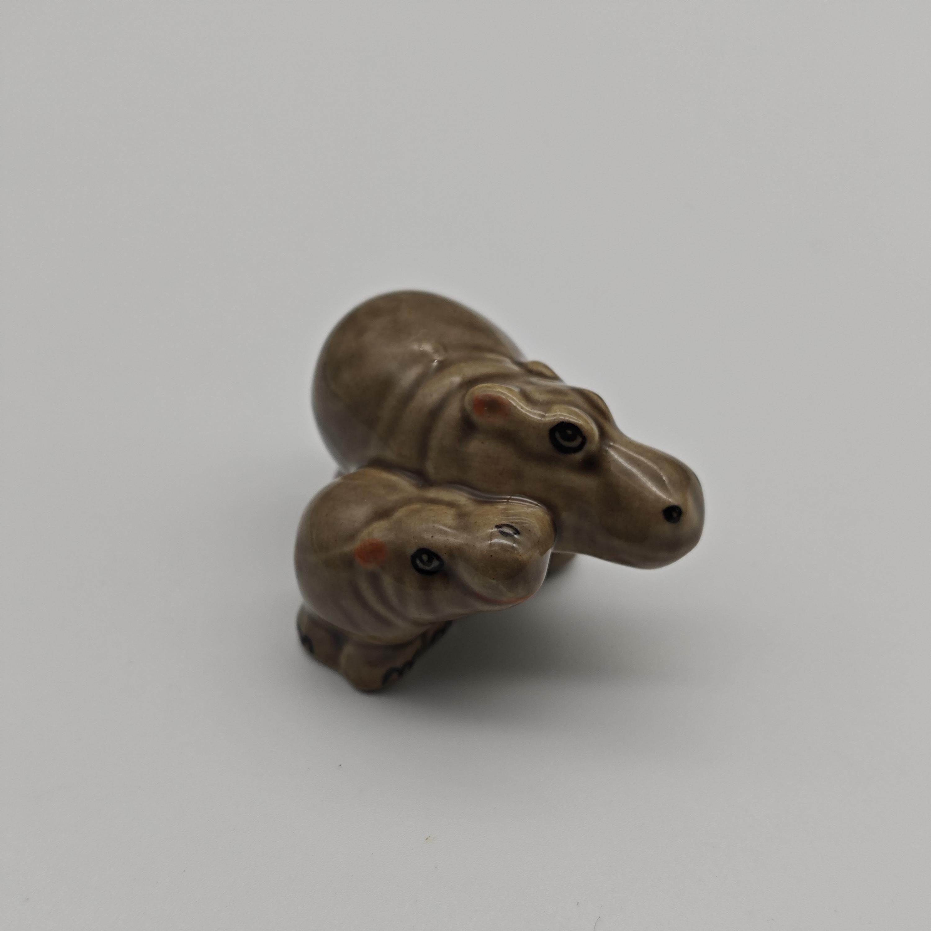 陶器のカバの置物：ミニチュア磁器動物像 - Etsy 日本