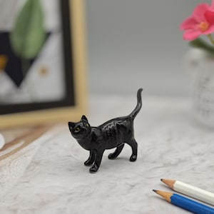 黒猫の置物 - 陶器の猫の置物 - 磁器の黒猫の置物 - 黒猫好きへのギフト - 誕生日プレゼント