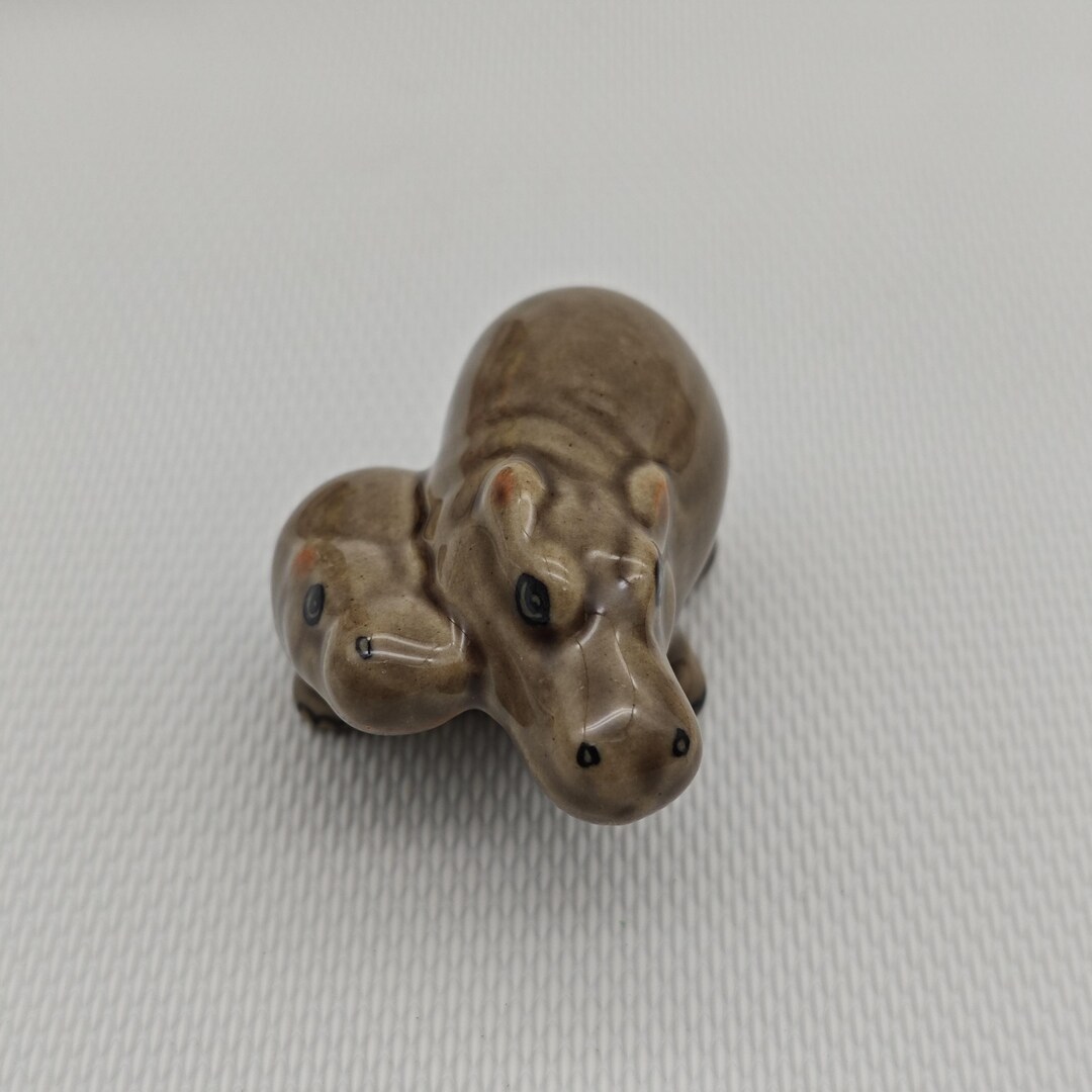 陶器のカバの置物：ミニチュア磁器動物像 - Etsy 日本