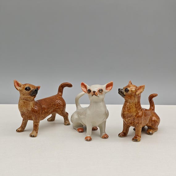 ミニチュアセラミック製チワワの置物：手描きの犬好きへのギフト
