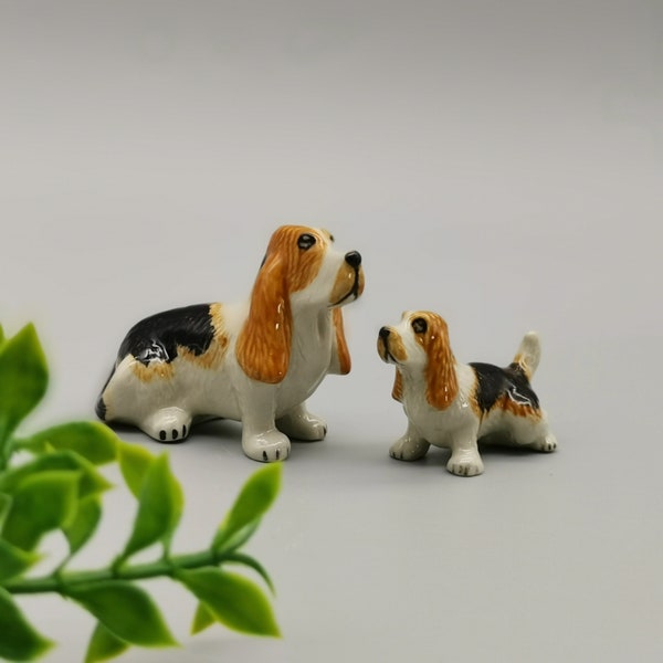 Ensemble de 2 Basset en céramique, figurine Basset Hound, Miniature Basset Hound, cadeau Home Decor et Collection