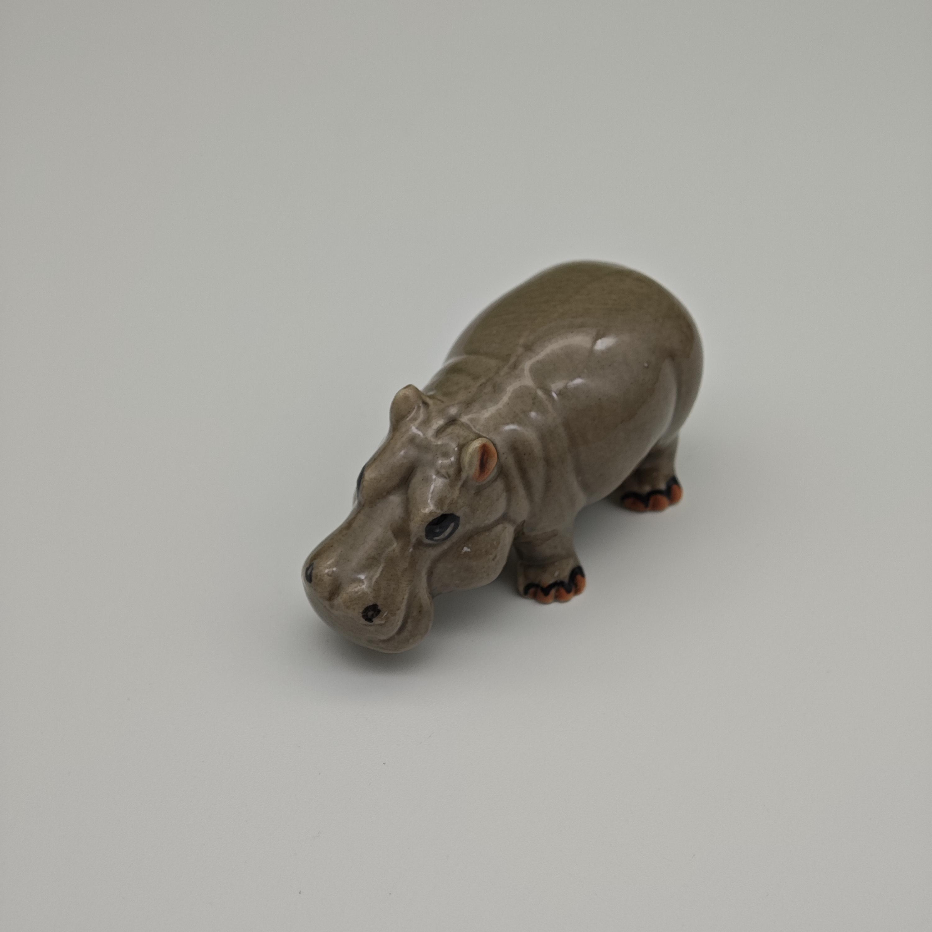 陶器製カバの置物：ミニチュア磁器製動物像 - Etsy 日本