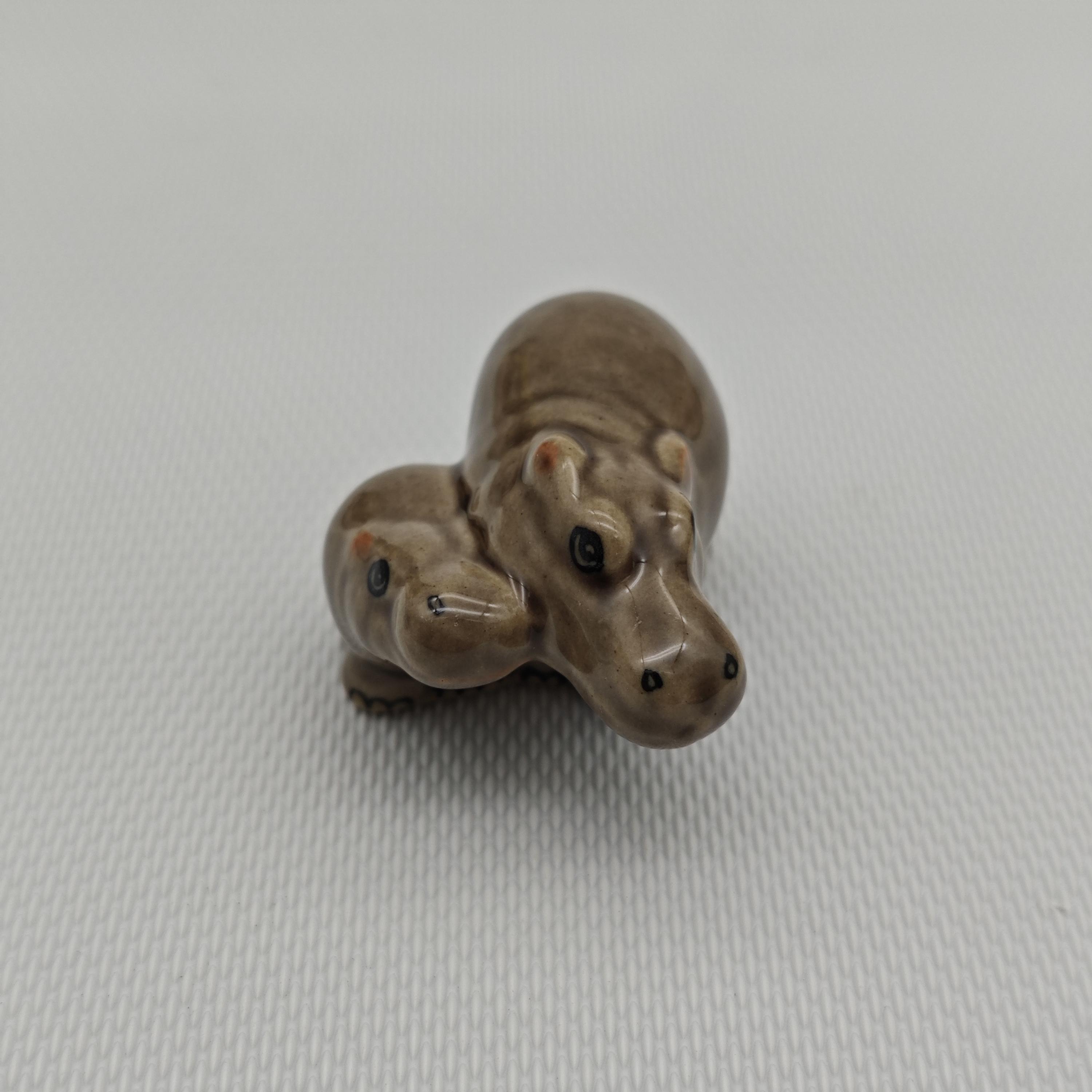 陶器のカバの置物：ミニチュア磁器動物像 - Etsy 日本