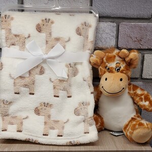 Personalised giraffe teddy and blanket gift set boys, soft plush toy, baby blanket gift, newborn gift, new baby, giraffe teddy, giraffe toy image 5