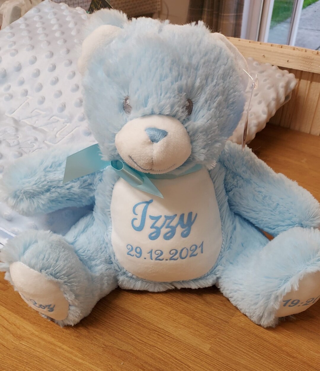 パーソナライズされた青いクマのぬいぐるみ、赤ちゃんの誕生日、洗礼
