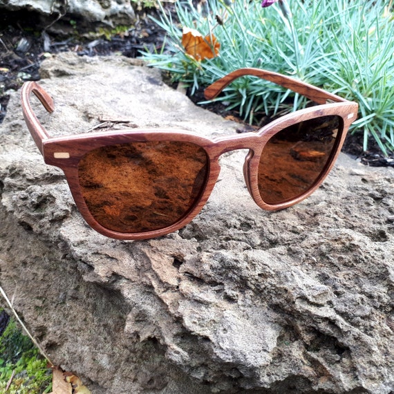 Walnut Wood Sunglasses with Polarized Lens in Wood Display Box for Men –  Woodies