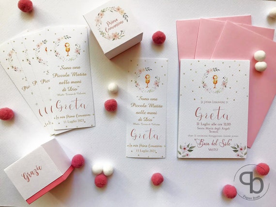 10 inviti Prima Comunione ragazza, partecipazioni comunione bambina,  biglietto d'invito rosa e fiori, segnaposto personalizzato -  Italia