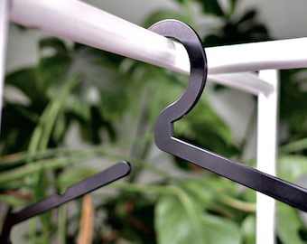 Sleek Upcycled Metal Hangers - Elevate Your Eco Décor & Wardrobe