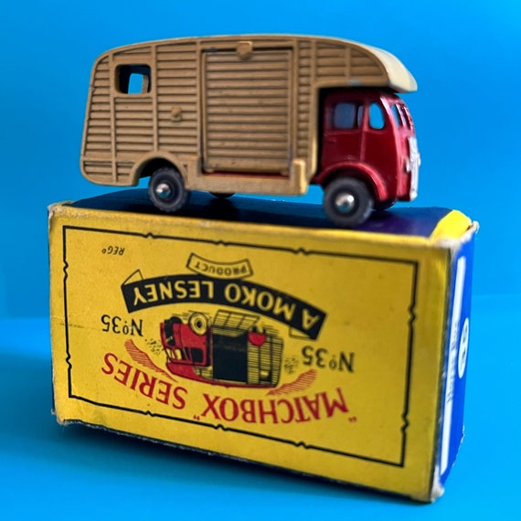 Matchbox Lesney No.35A Marshall Horse Box 1957 with original box